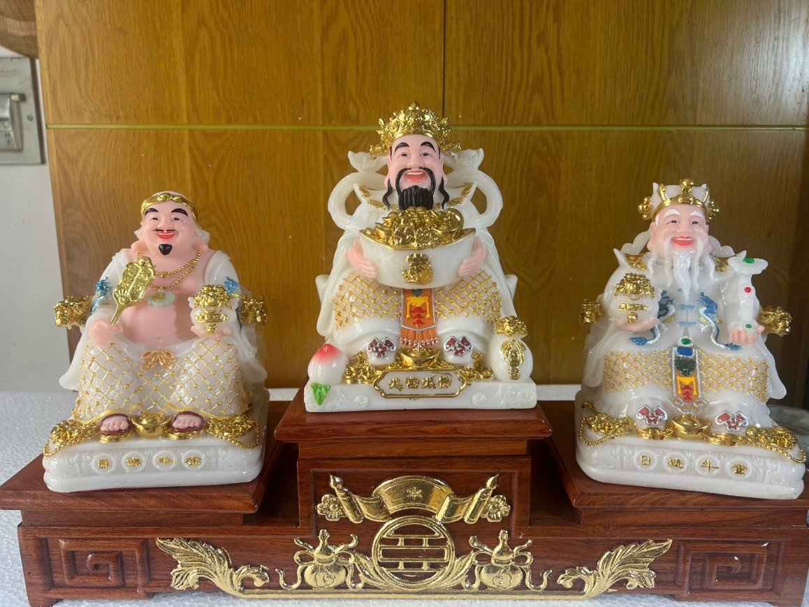 Nên làm gì để tượng thần tài thổ địa có linh ứng ?